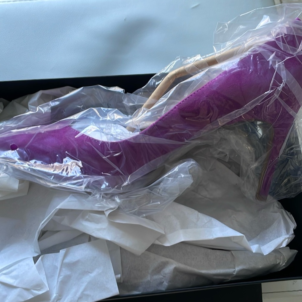 Banana Rep. women’s shoes, size 6,5; color fuchsia, brand new, $90, heels 3 in